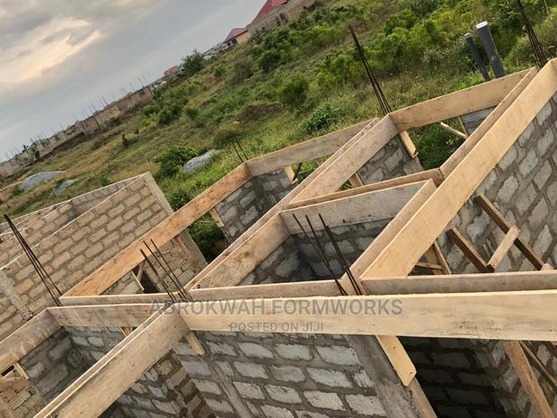 Pillars/Retaining Wall/Columns/Decking/Slabs/Scaffolds/Props · Photo 4