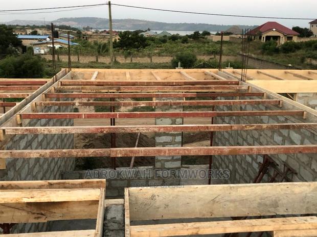 Pillars/Retaining Wall/Columns/Decking/Slabs/Scaffolds/Props · Photo 2