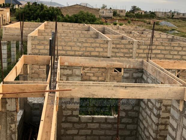Pillars/Retaining Wall/Columns/Decking/Slabs/Scaffolds/Props · Photo 5
