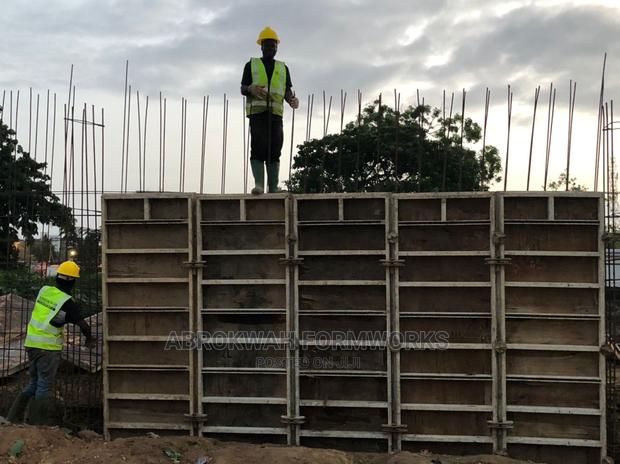 Pillars/Retaining Wall/Columns/Decking/Slabs/Scaffolds/Props · Photo 8