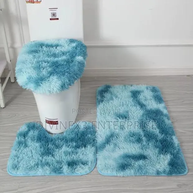 3PCS Toilet Fluffy Carpet Set · Photo 1