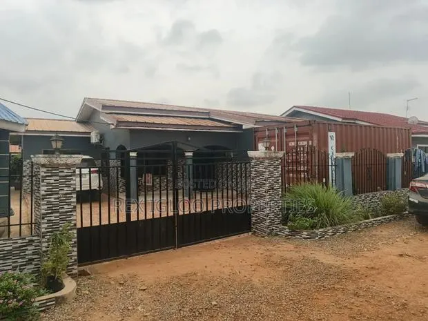 3bdrm House in Tema, Community 25 for sale · Photo 1