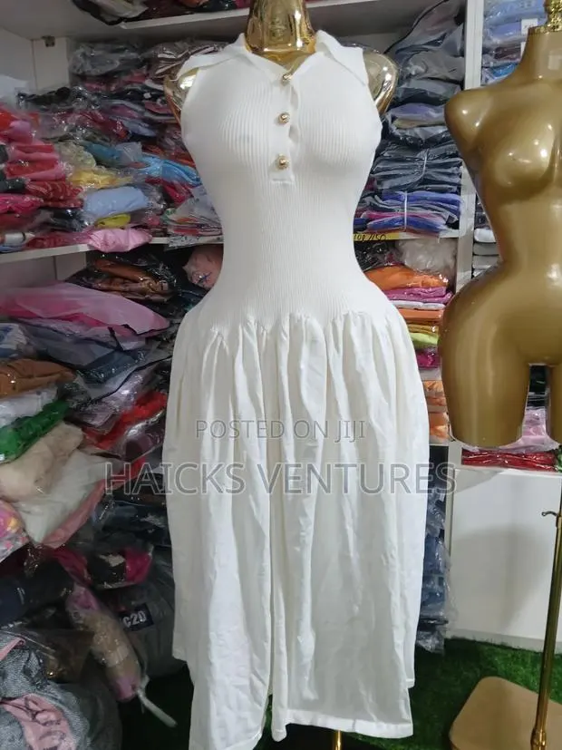 Luxurious White Dress · Photo 1