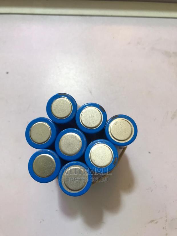 3.7V Lithium Rechargeable Batteries [18650] · Photo 3