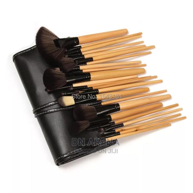 24 Piece Set Makeup Brush · Photo 5