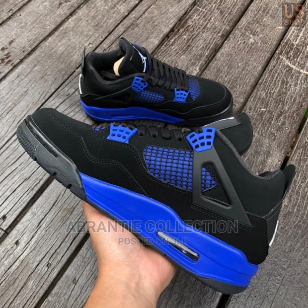 Air Jordan 4 Thunder Blue · Photo 3