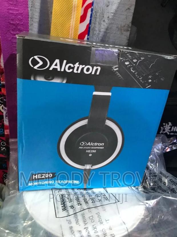 Alctron He290 Closed Monitor Headphone · Photo 1