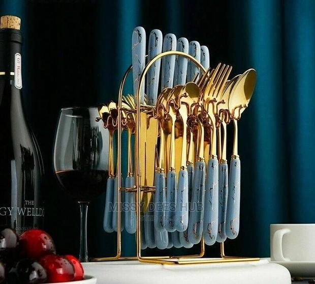 24pcs Luxurious Cutlery Set + Stand · Photo 4