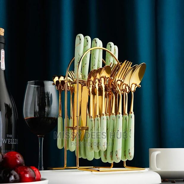 24pcs Luxurious Cutlery Set + Stand · Photo 5