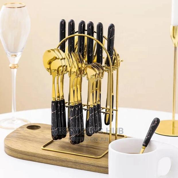 24pcs Luxurious Cutlery Set + Stand · Photo 1