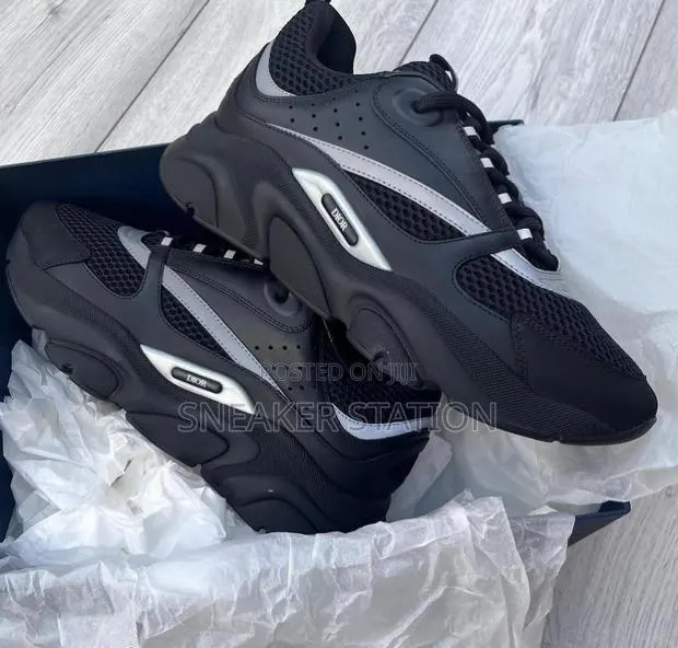 Dior Homne B22 Sneaker Available · Photo 1
