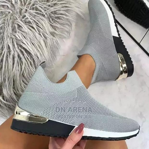 Women Air Mesh Sneakers · Photo 4