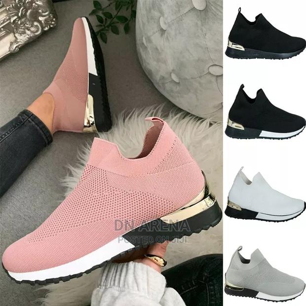 Women Air Mesh Sneakers · Photo 5