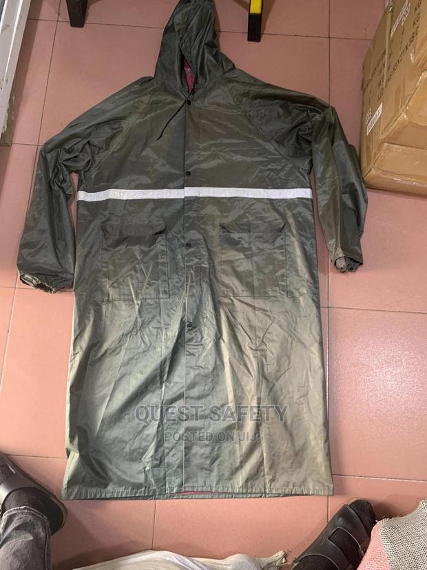 Raincoat With Reflectors · Photo 4
