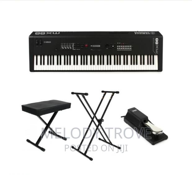 Yamaha MX88 Keyboard · Photo 2