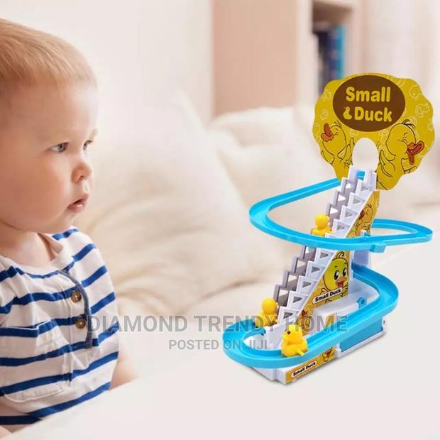 Kids Duck Stair Climbing Competition · Photo 3