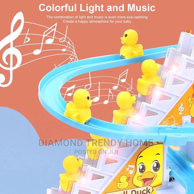 Kids Duck Stair Climbing Competition · Photo 5