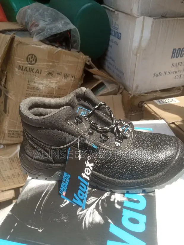 Safety Boot · Photo 1