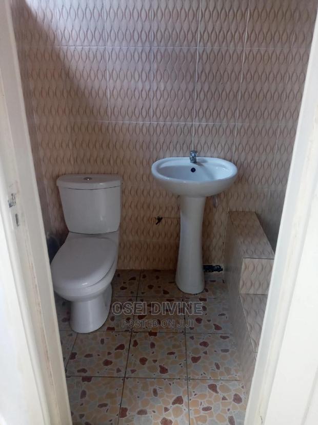 Awesome 2-Bedrooms Apartment Dansoman · Photo 4
