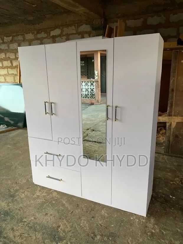 Big Wardrobe White Colour · Photo 1