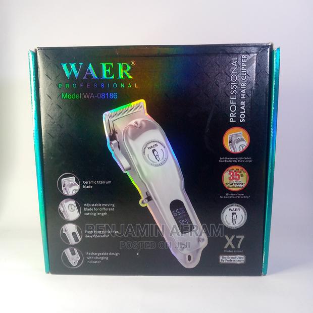 Rechargeable Digital Barbering Machine · Photo 1