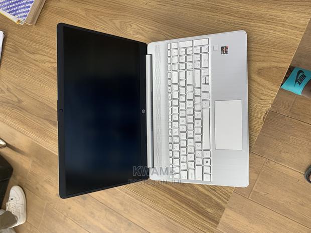 New Laptop HP Pavilion 15 8GB AMD Ryzen SSD 256GB · Photo 2