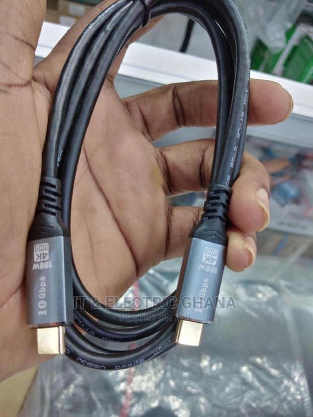 Type C to Type C 100W Data Cable 1.8m · Photo 2