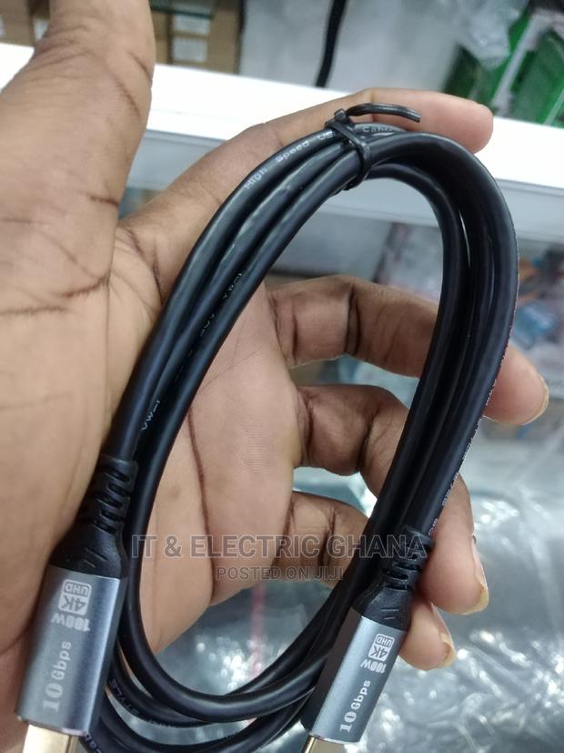 Type C to Type C 100W Data Cable 1.8m · Photo 3