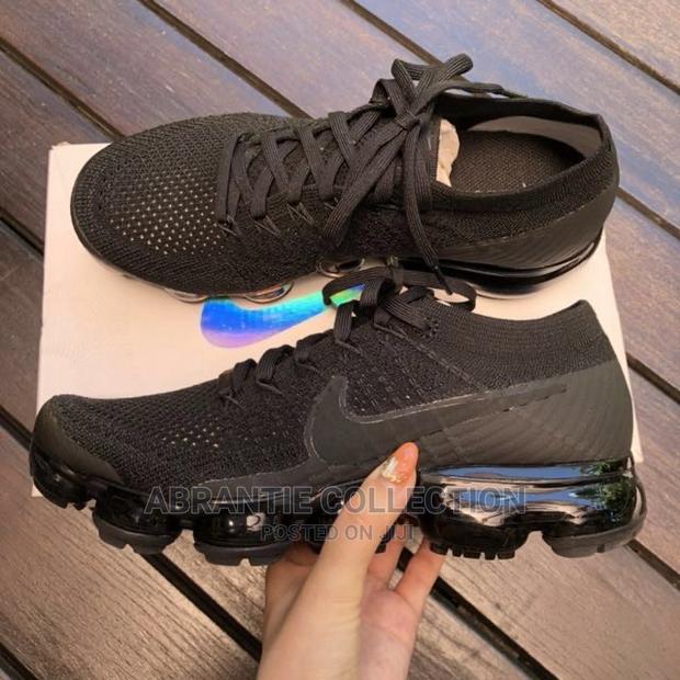 Nike Air Vapormax Flyknit · Photo 1