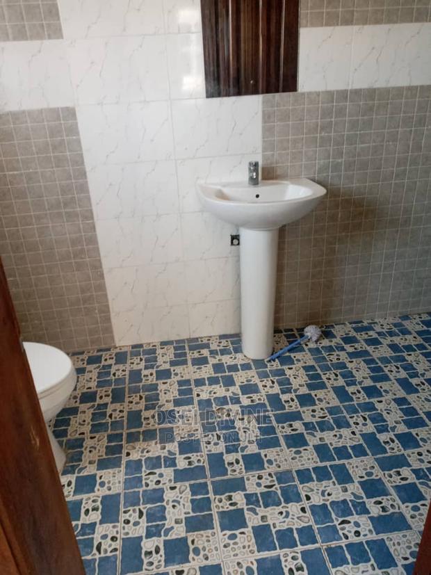 Exe 2-Bedrooms Apartment Dansoman · Photo 2