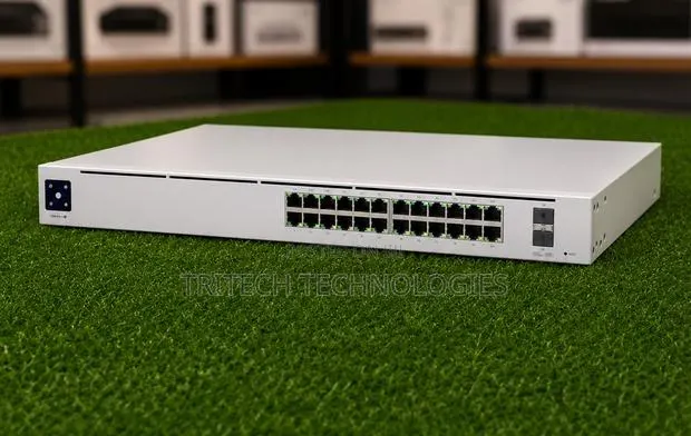 Ubiquity Usw-24-Pro 24port Poe Switch · Photo 1