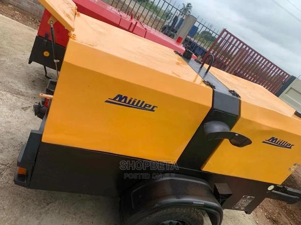 Miller Industrial Wielding Machine 350 A · Photo 1