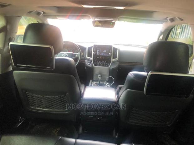 Car for Rent . Land-Cruiser for Rent in Ghana for Weddings · Photo 2