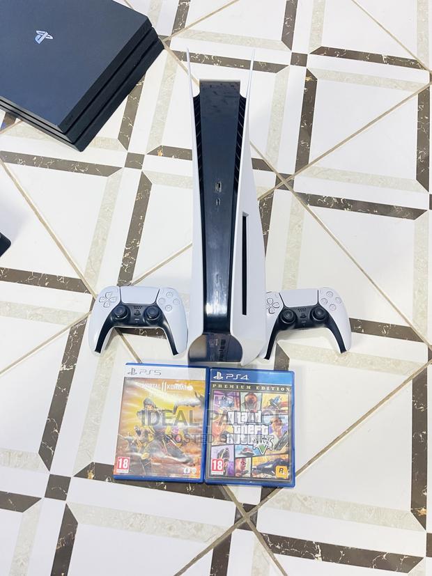 Uk Used Playstation 5 With Games · Photo 2