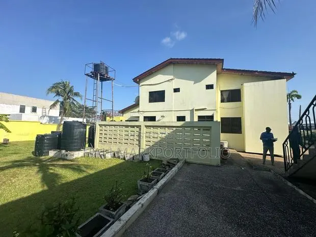 Half Acre for Sale at Dzorwulu · Photo 1
