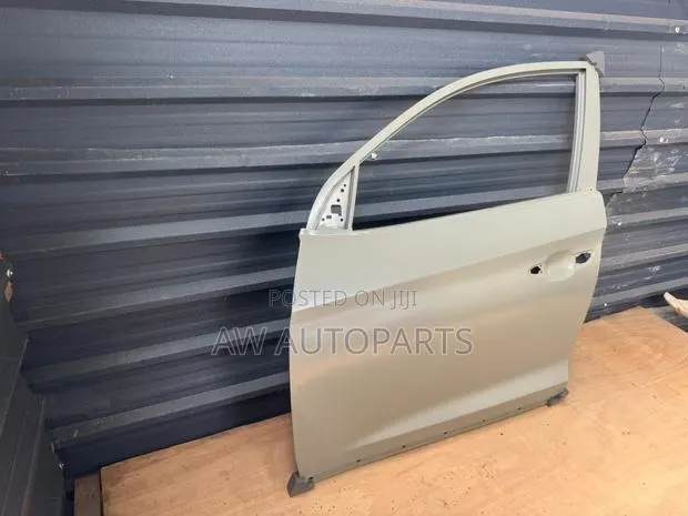 Hyundai Tucson 2016 Door Front Left · Photo 1