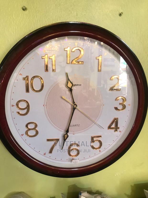 Beautiful Wall Clock · Photo 1