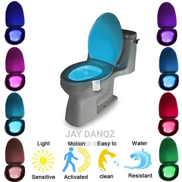 Smart Waterproof Toilet Seat Light · Photo 1