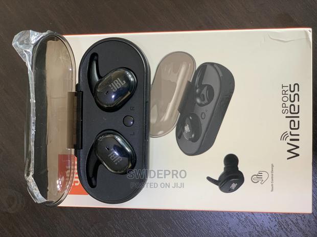 JBL TWS 4 Wireless Earbuds · Photo 6