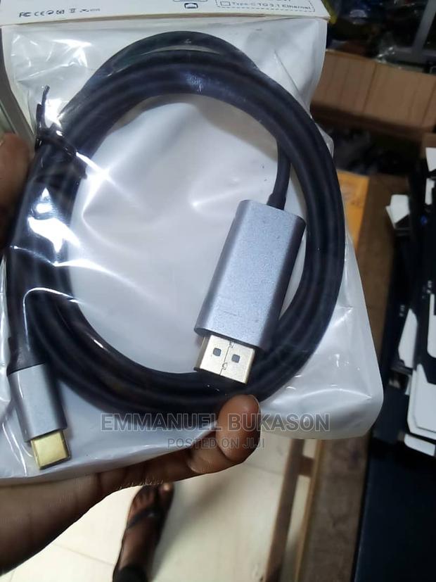 Type C to Display Port Cable · Photo 1