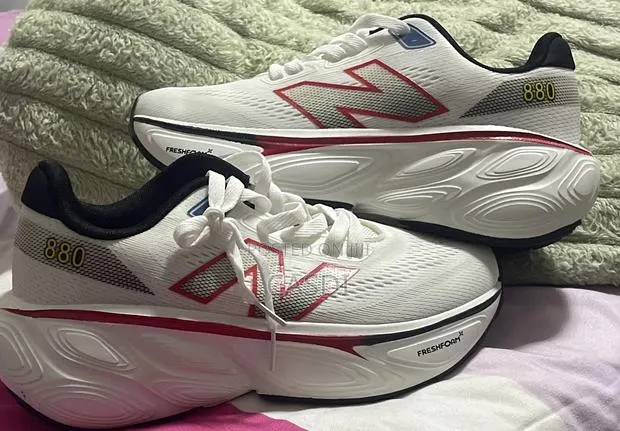 New Balance · Photo 1