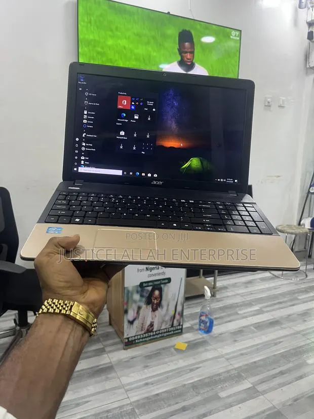 Laptop Acer Aspire E1-571 4GB Intel Core i5 HDD 500GB · Photo 1
