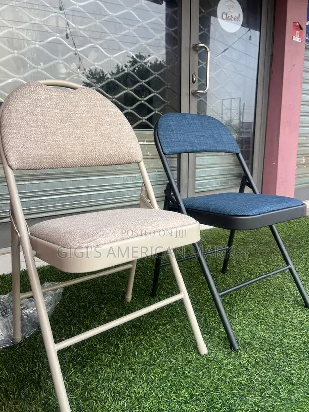 Comfortable Folding Chairs · Photo 1