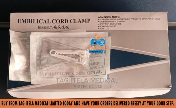 Umbilical Cord Clamp (100pcs) · Photo 1
