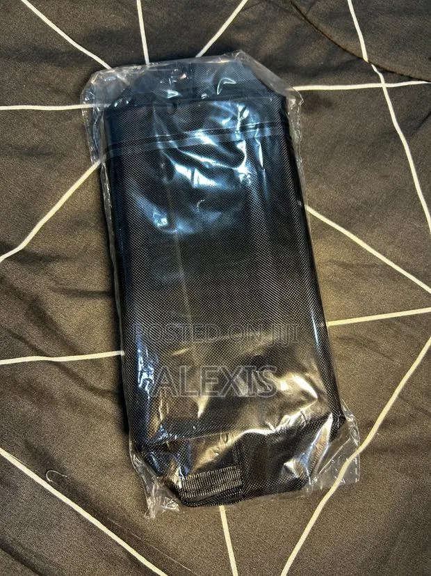 Mesh Makeup/Cosmetic Bag · Photo 1