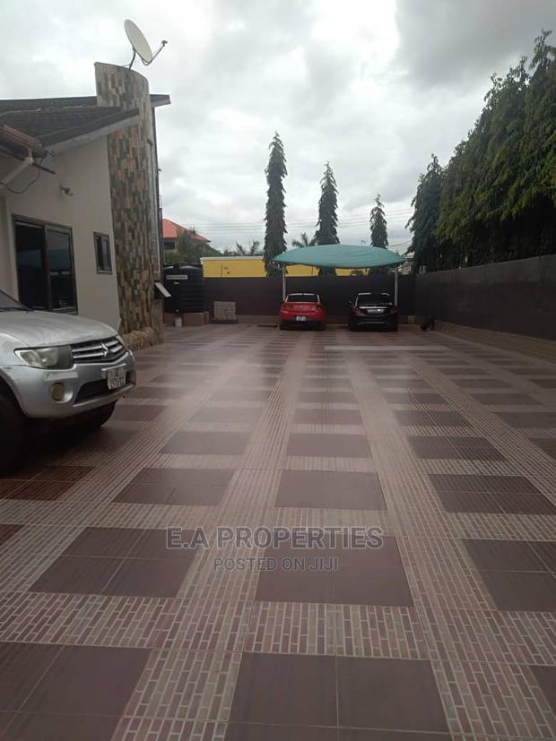 6bdrm House in E a Propertis, Ability for Sale · Photo 3