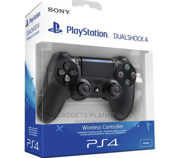 PLAYSTATION Dualshock 4 V2 Wireless Controller - Black · Photo 1