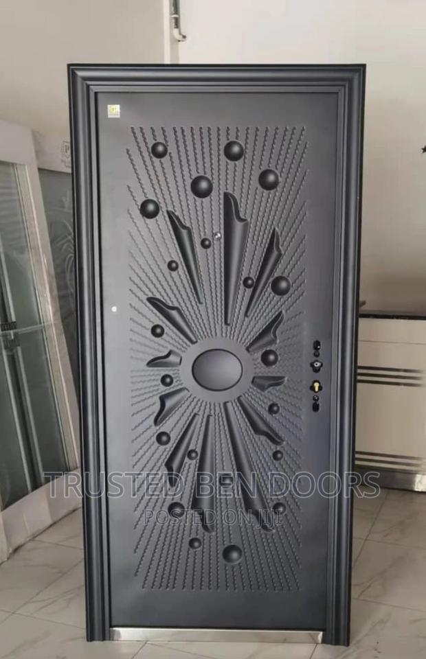 Paladin Door [Frames+Lock+Key] Single/One And Half · Photo 1