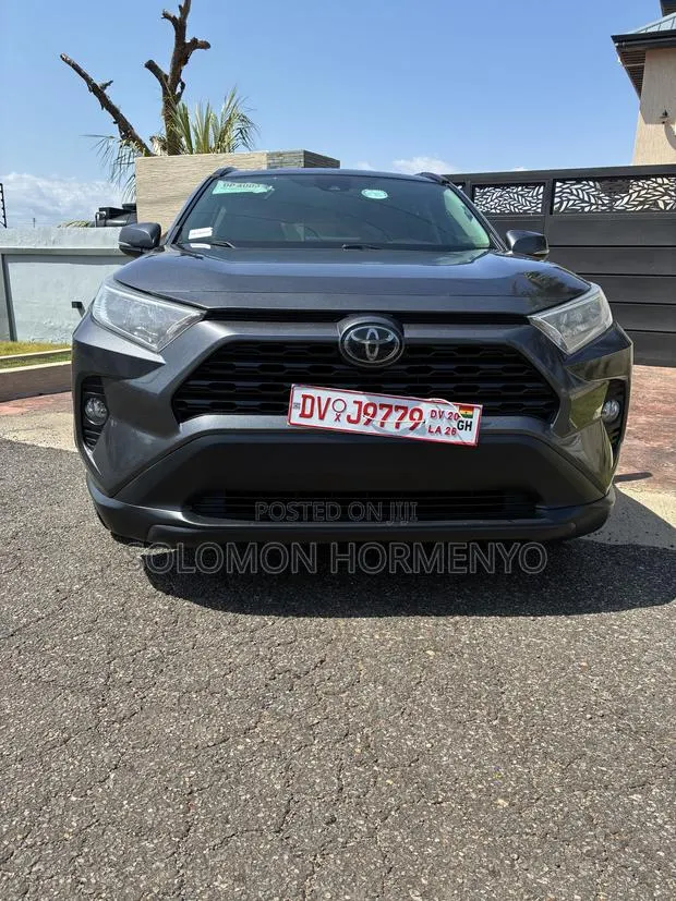 Toyota RAV4 2019 Gray · Photo 1