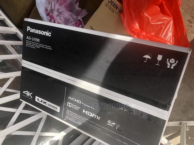 Panasonic AG-UX90 UHD Professional Camcorder · Photo 2